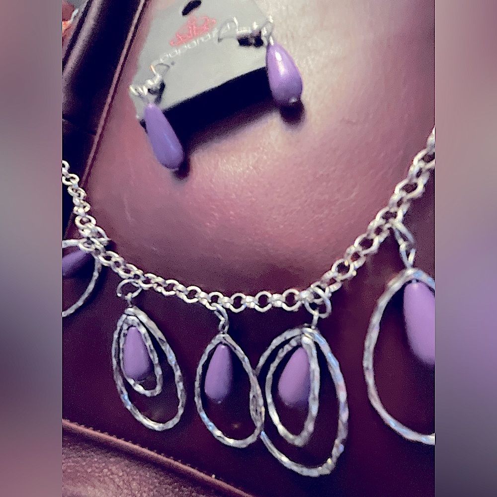 Lovely purple and silver set, it just doesn’t match anything I own lol